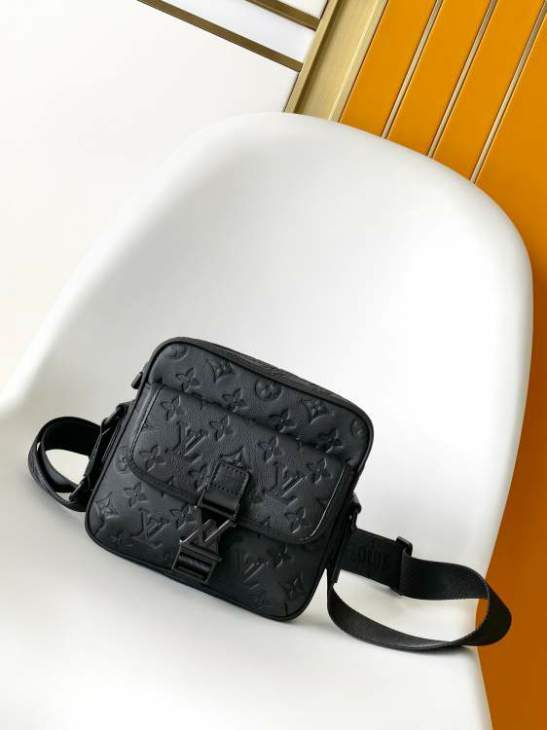 Picture of Louis Vuitton Mens Bags _SKUfw175216996fw